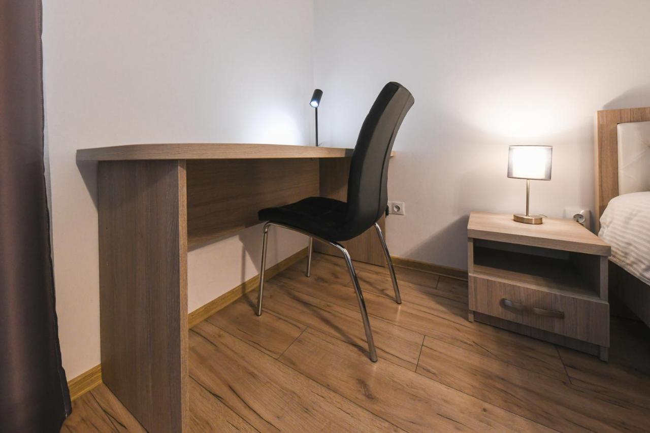 Spacious And Quiet 2 Bedroom Apartment 克卢日-纳波卡 外观 照片