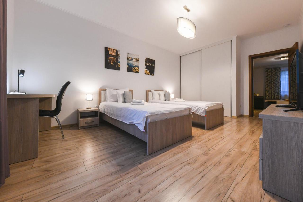 Spacious And Quiet 2 Bedroom Apartment 克卢日-纳波卡 外观 照片