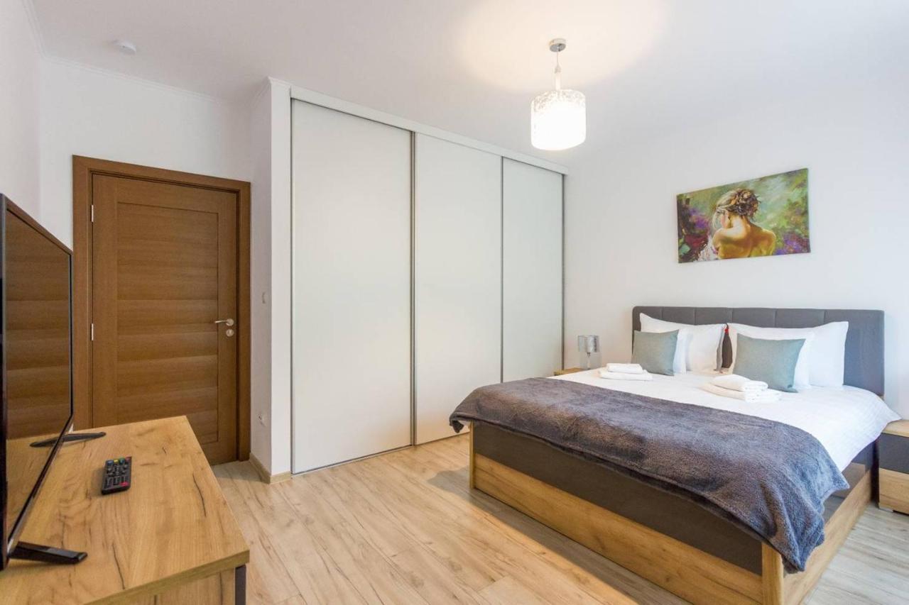 Spacious And Quiet 2 Bedroom Apartment 克卢日-纳波卡 外观 照片