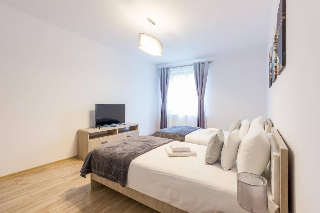 Spacious And Quiet 2 Bedroom Apartment 克卢日-纳波卡 外观 照片