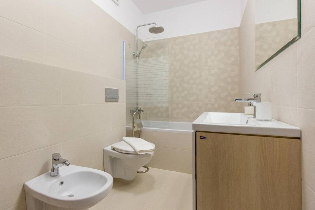 Spacious And Quiet 2 Bedroom Apartment 克卢日-纳波卡 外观 照片