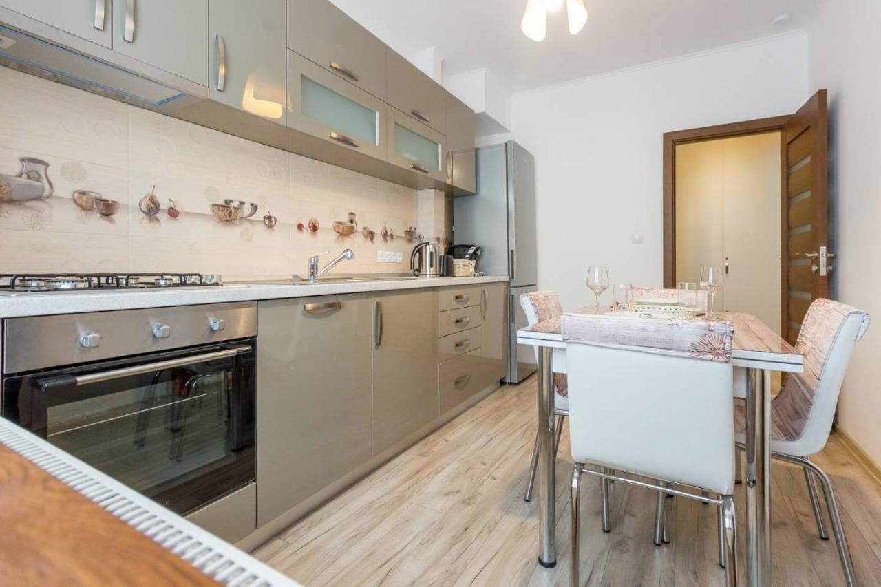 Spacious And Quiet 2 Bedroom Apartment 克卢日-纳波卡 外观 照片